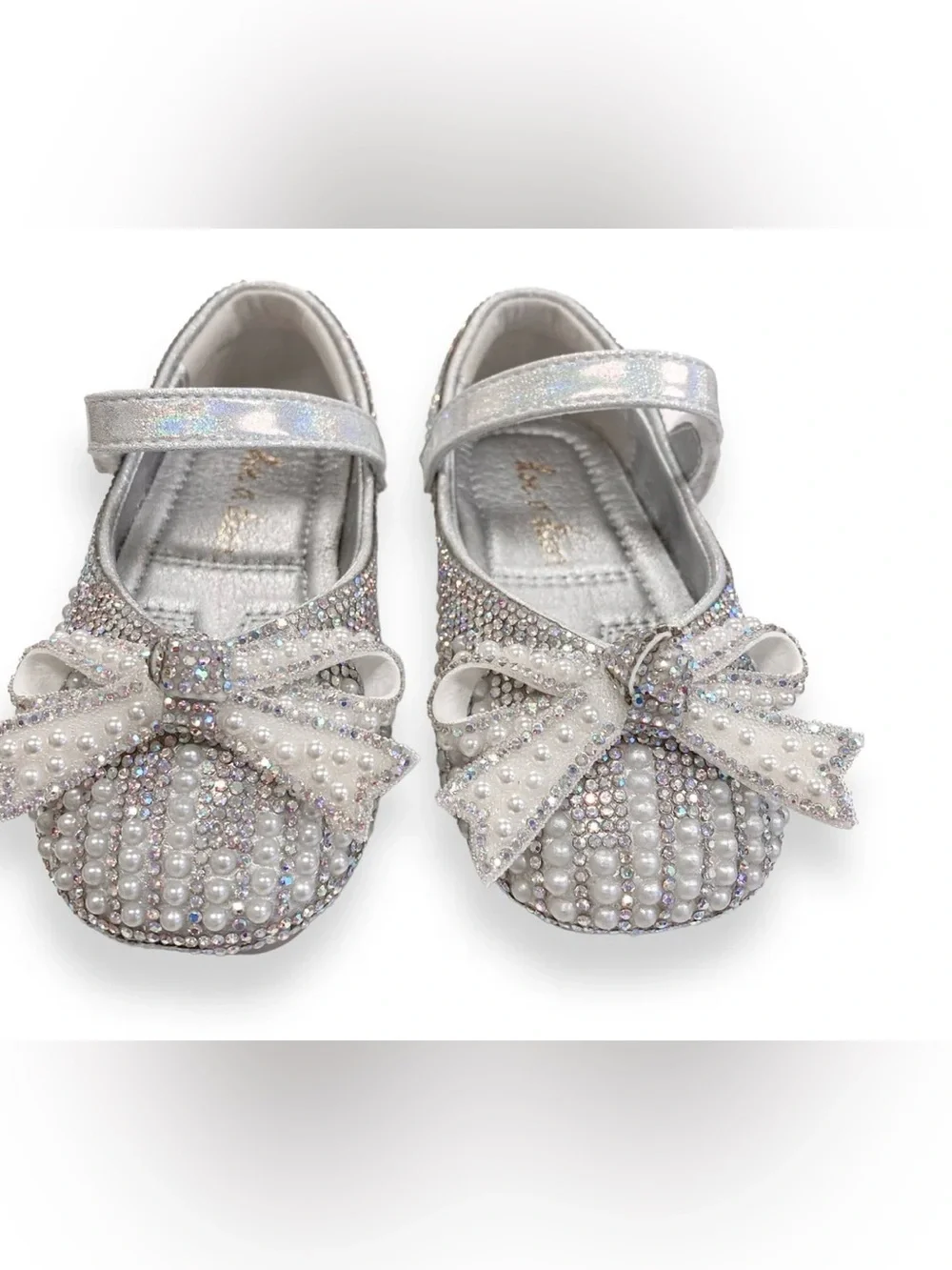 NWOB Doe a Dear Little Girls Pearl & Rhinestone Flat Shoes Bows - Size 11.5